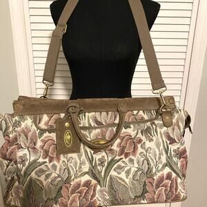 Vintage 1980 Floral Tapestry Over Night Bag/Shoulder Strap Suede‎ Handles trim